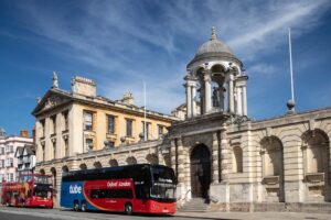 Oxford Tube outside The Queen's College